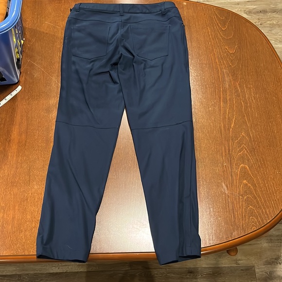 Lululemon ABC Pant - Picture 4 of 5